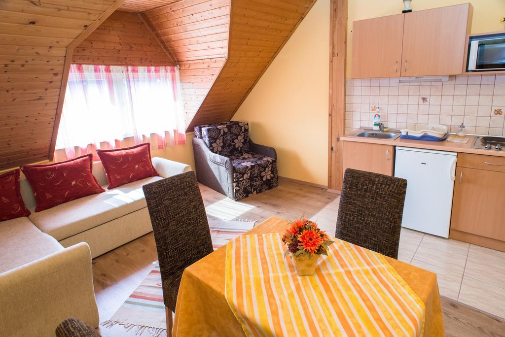 Andrea Apartmanház Balatongyörök Exterior foto